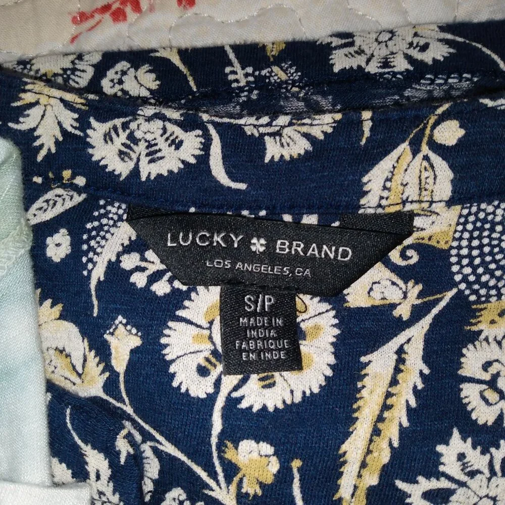 Bundle of 4 blouse's - Picture 9 of 12